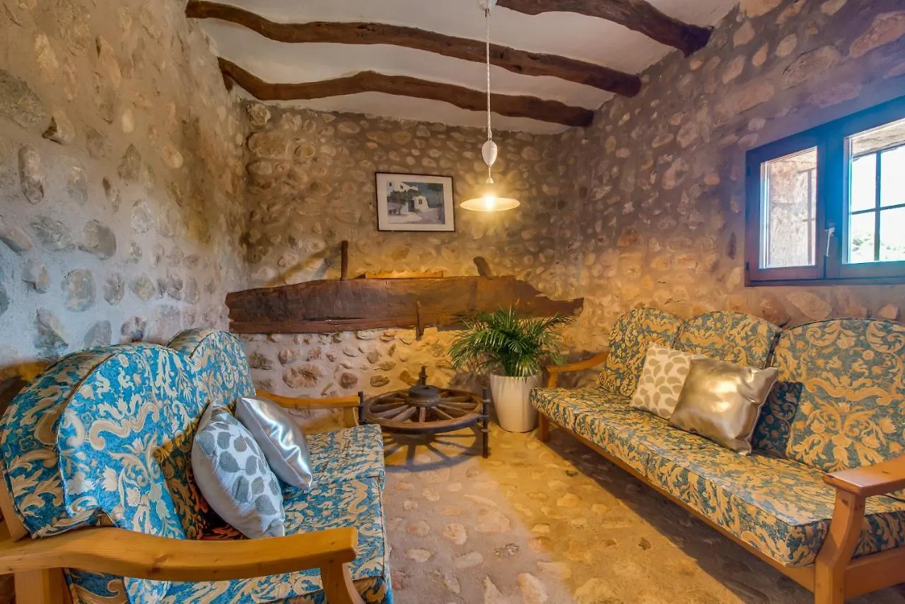 Country house Ses Planes Guest House Buger