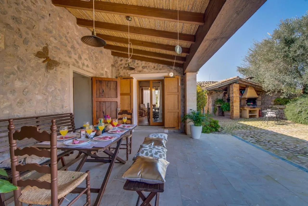 Country house Ses Planes Guest House Buger
